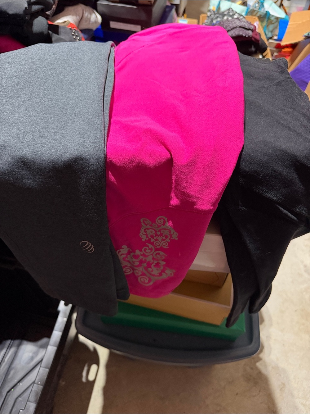 Women’s bundle of athletic crop pants